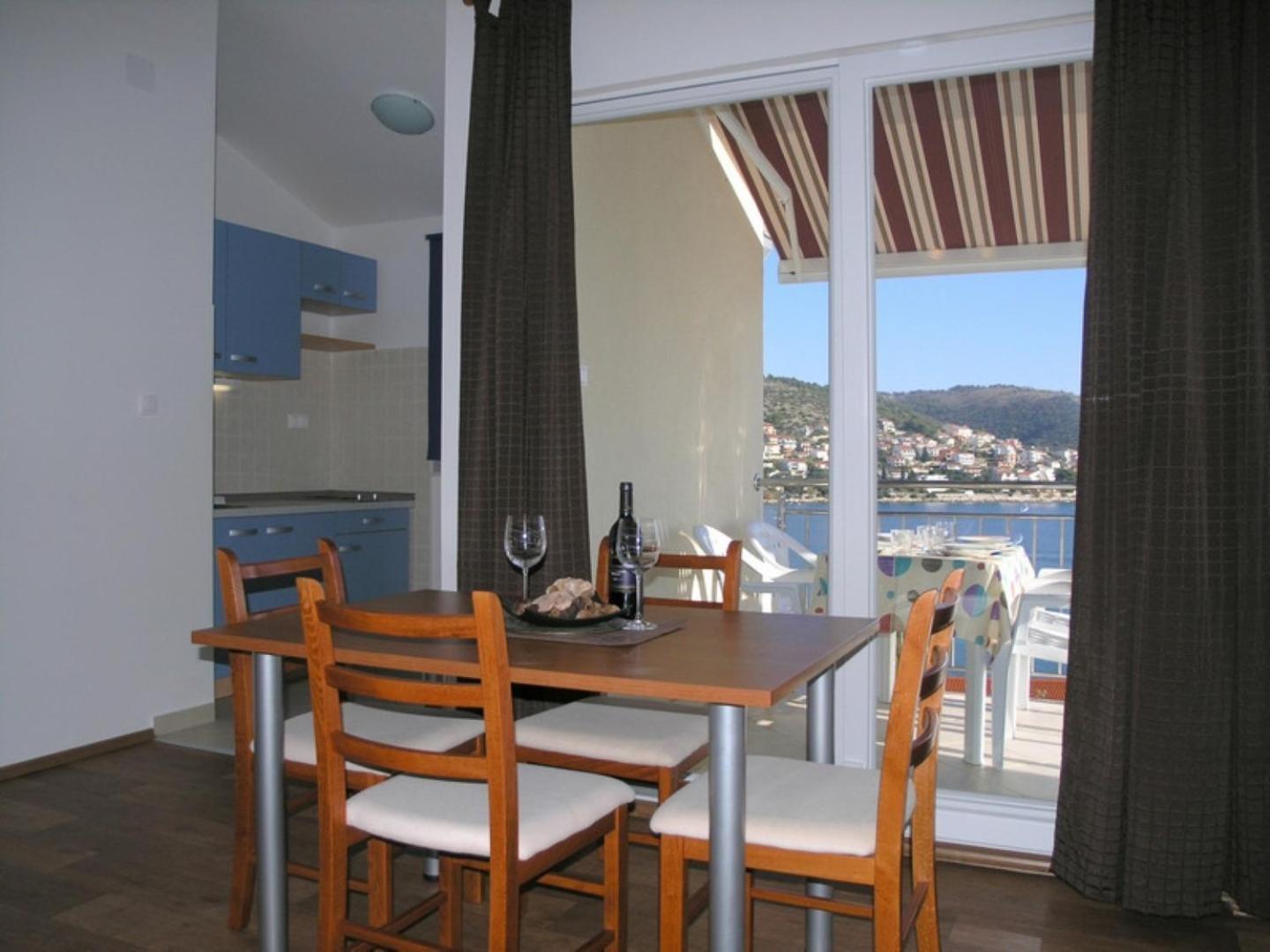 Apartments Aurelius - Relaxing With Gorgeous View Trogir Kültér fotó